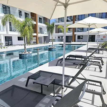 アパート Two Bedroom Apartment, Universal Residences *